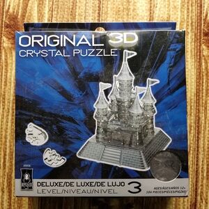 BePuzzled 3D Crystal Puzzle Deluxe Castle 30956 104 Pieces 12+ Level 3